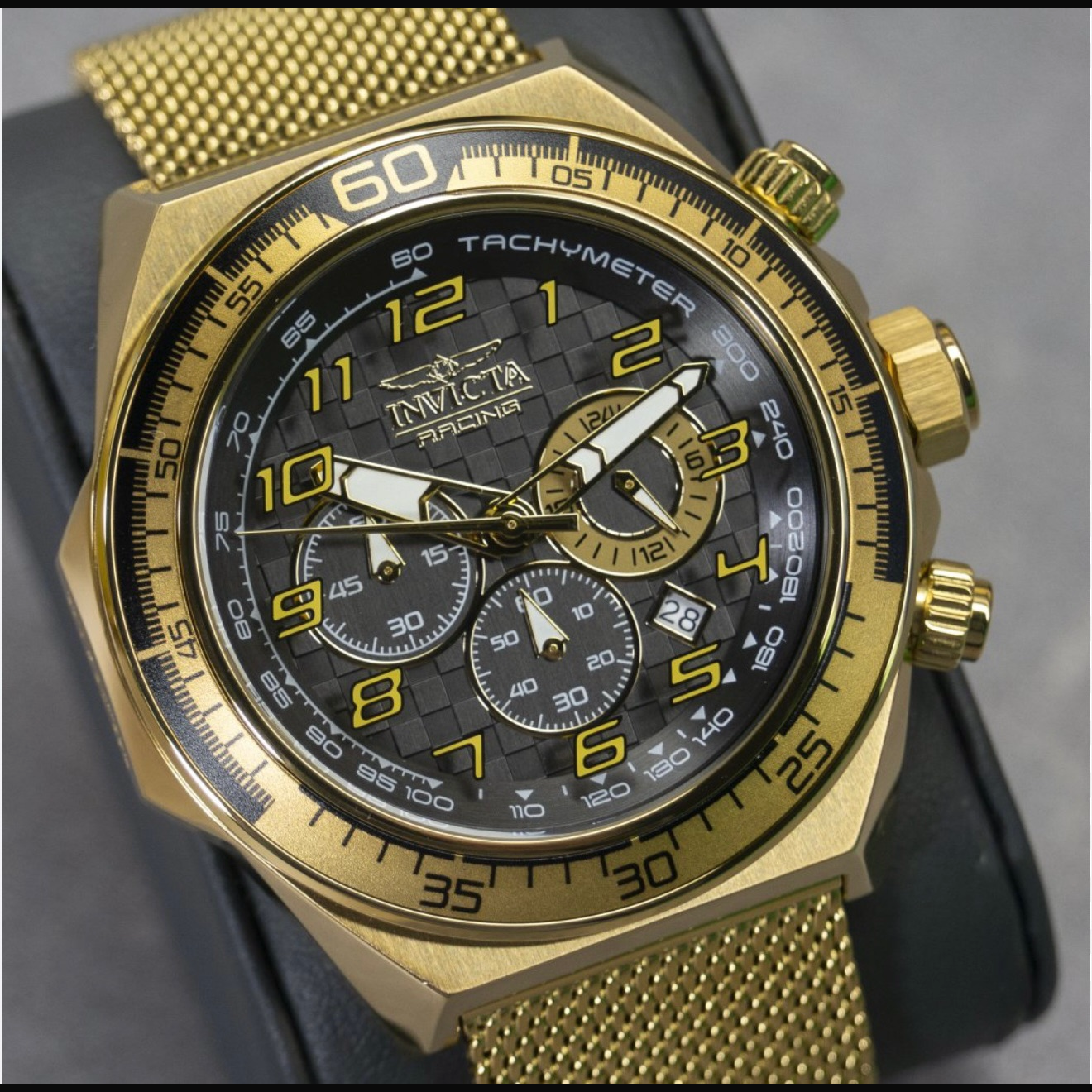 Invicta Racing Chronograph GMT Quartz Black Dial Men´s Watch