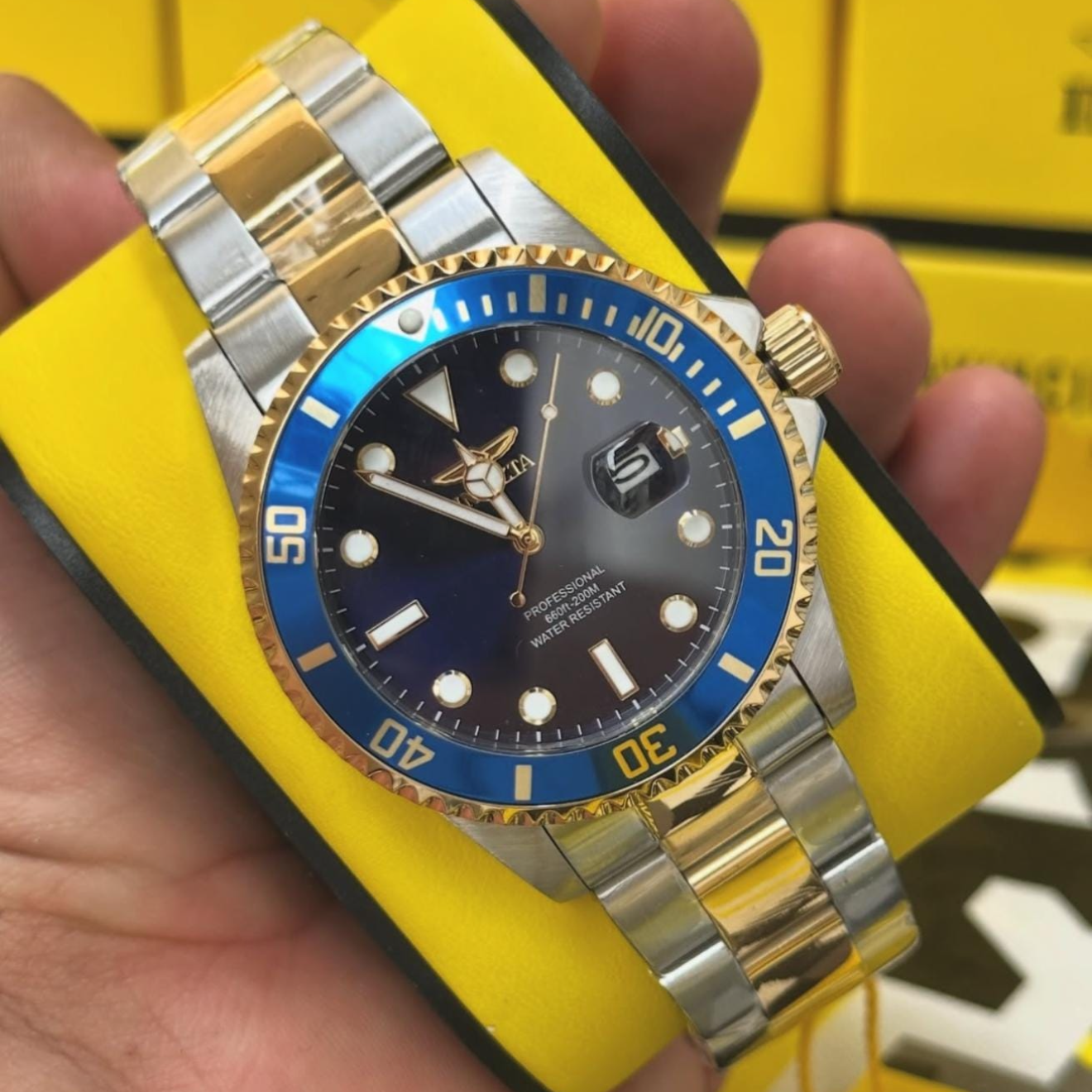 Invicta Pro Diver Blue/Gold Men´s Watch 42mm Quartz-Steel
