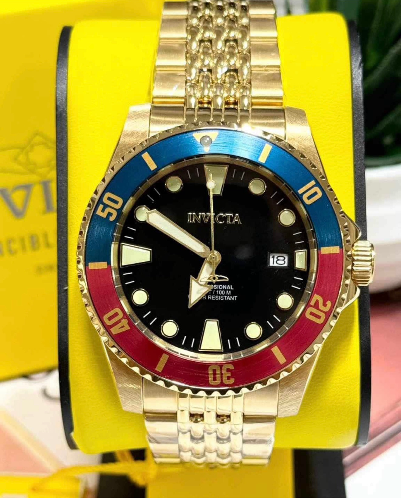 Invicta Pro Diver 44mm Men´s - Blak Dial Quartz Automatic Stainless Gold Watch