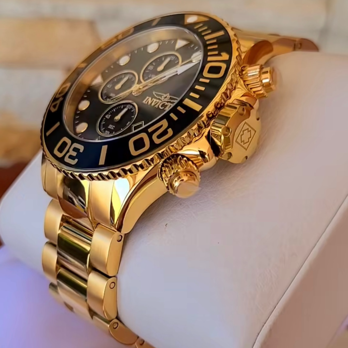 Invicta Grand Diver Men´s Watch- 52mm Gold/ Black Diak/ Chronograph