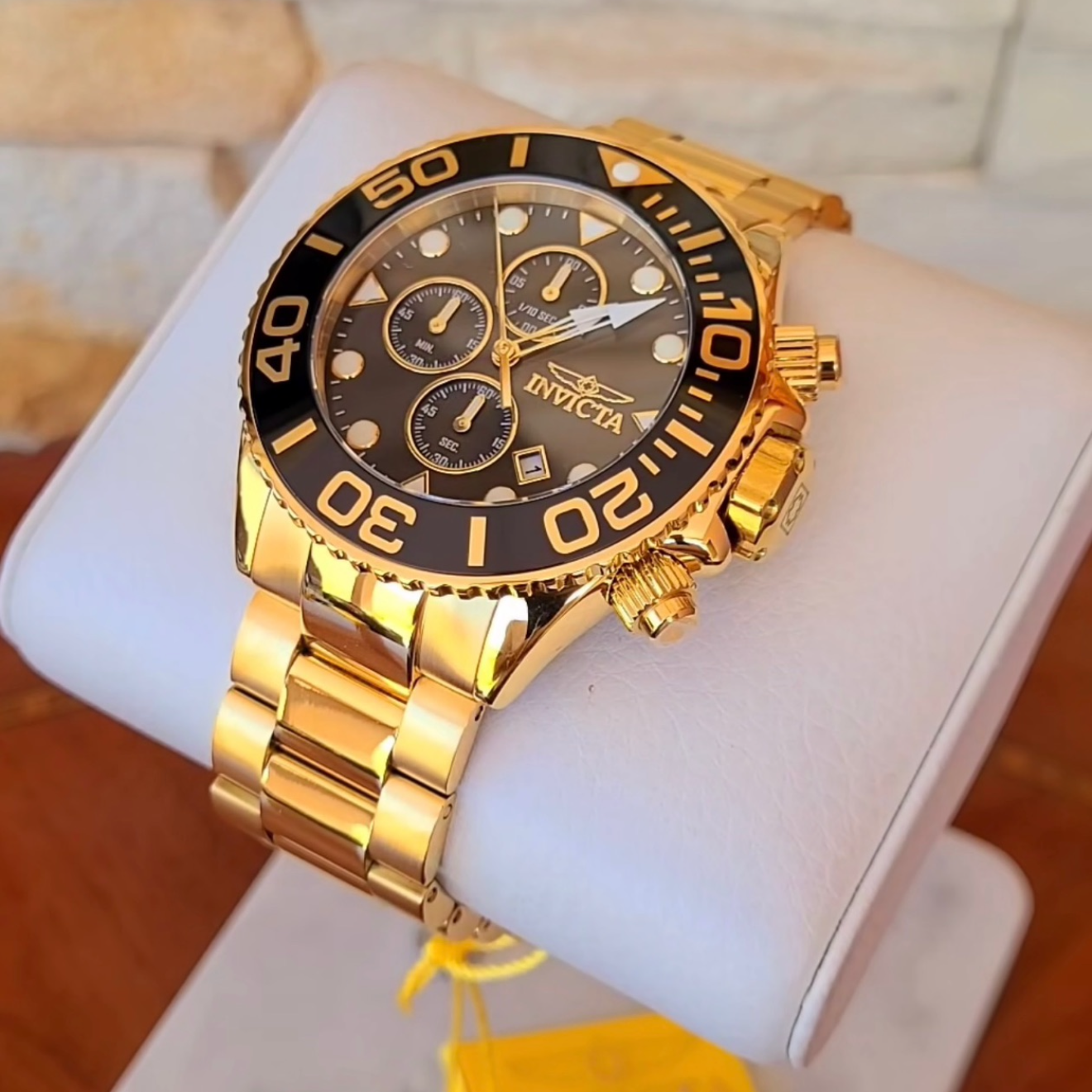 Invicta Grand Diver Men´s Watch- 52mm Gold/ Black Diak/ Chronograph
